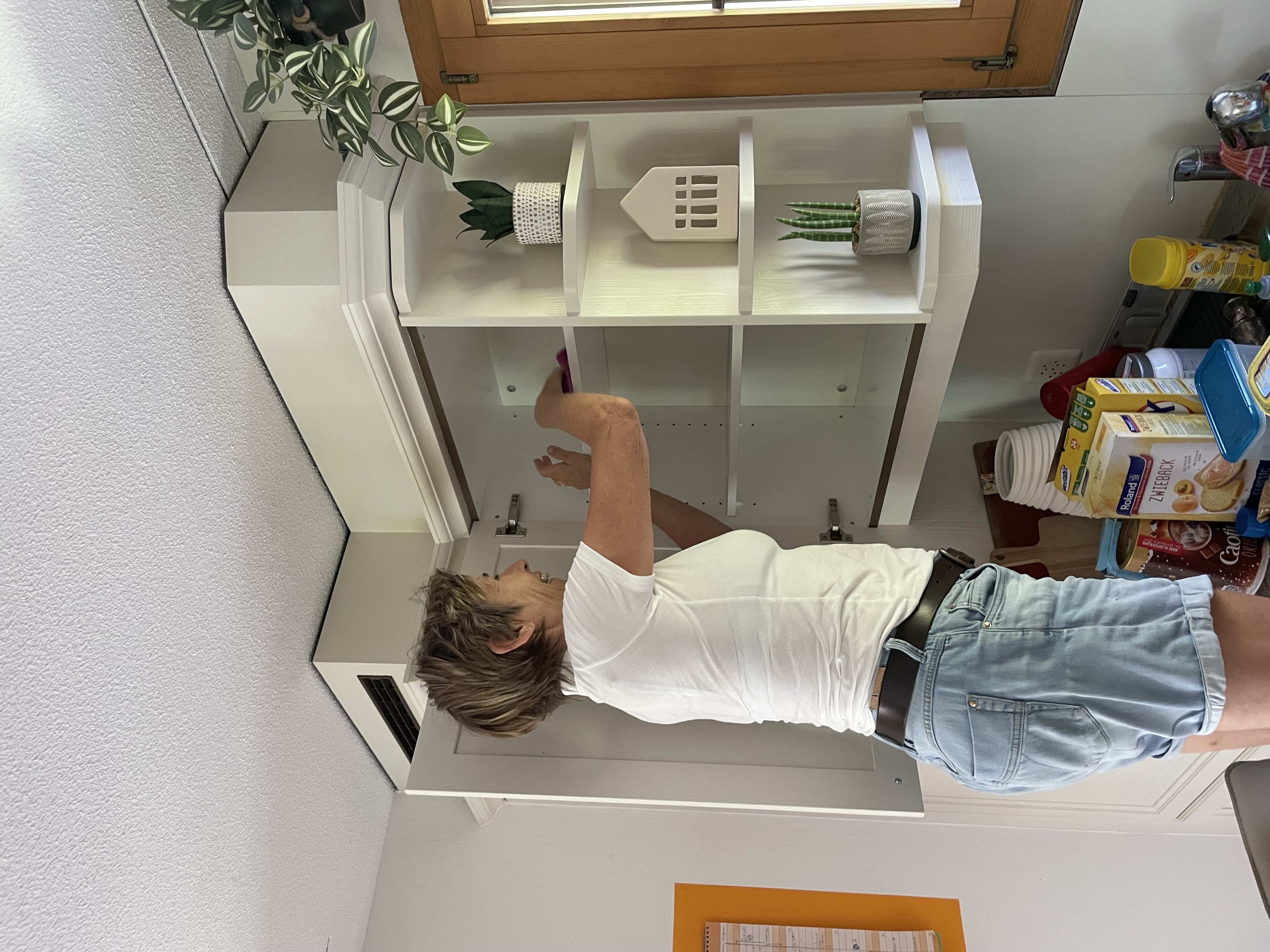 Baukje Fringer bei der Arbeit als Ordnungscoach